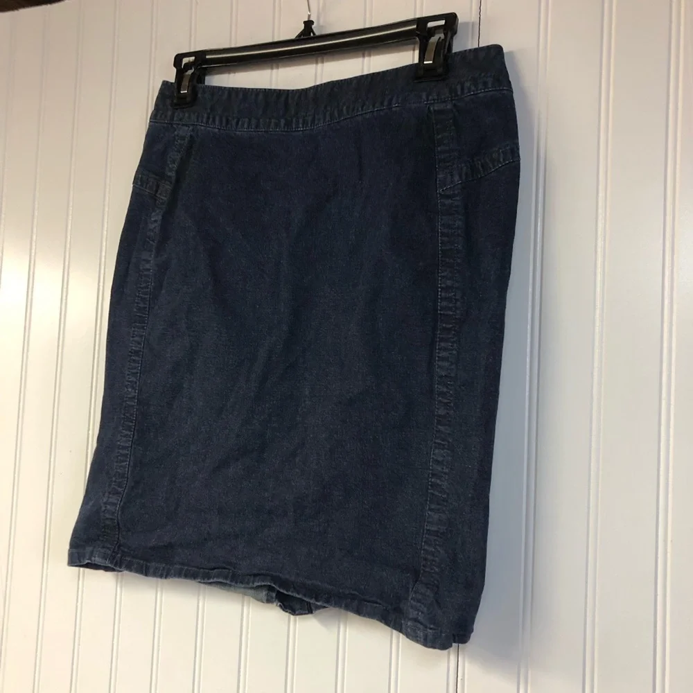 Converse Denim Blue Jean Skirt Size 28  Fitted Zipper Back